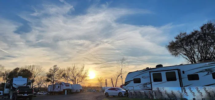 Crossroads RV Park Corp. Picture 3
