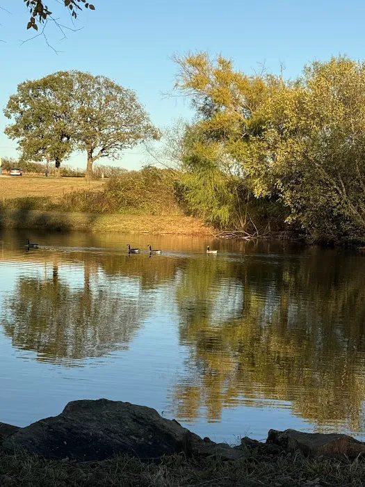 Golden Pond RV Park Picture 7