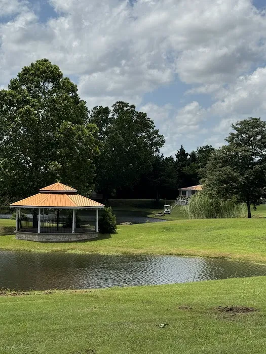 Golden Pond RV Park Picture 8