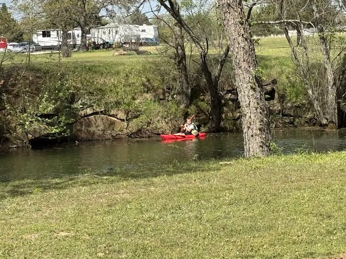 Golden Pond RV Park Picture 3