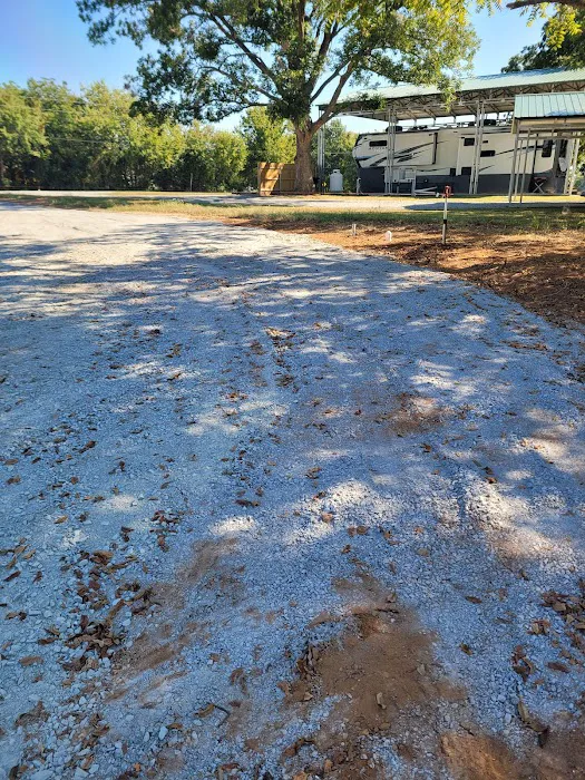 Mitchell's Landing RV Park on Lake Hudson Picture 3