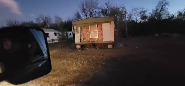 Old Town Mobile Home and RV Park Picture 6