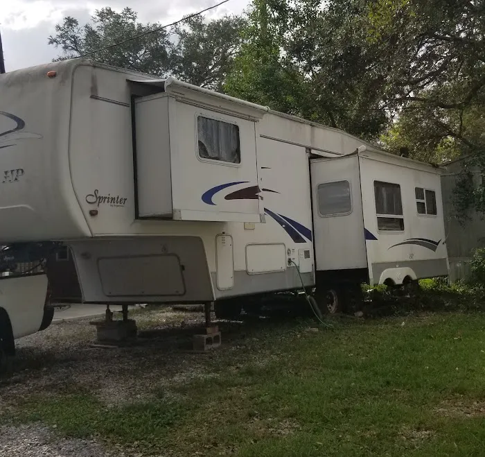 Covington Oaks Mobile Home Park Picture 3