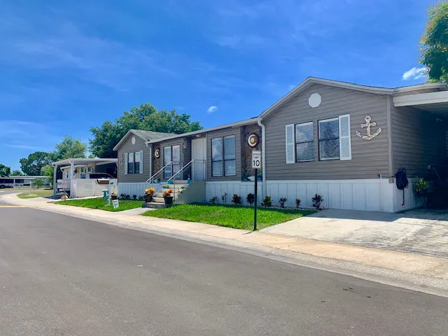 Pinellas Cascades Mobile Home Community Picture 2