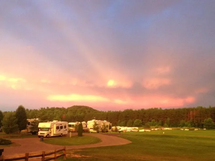 Holiday Shores Campground & Resort Picture 6