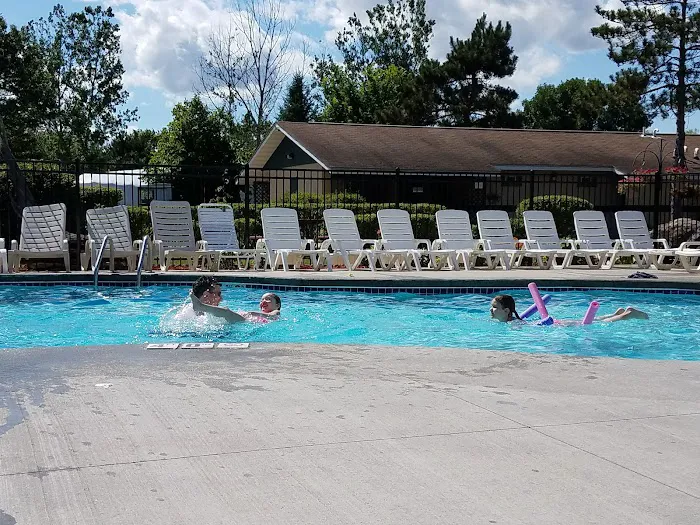 River Bay Premier Camping Resort Picture 1