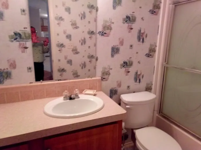 Holiday Village Mobile Home Park Picture 5