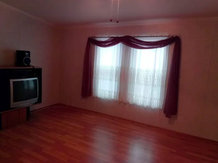 Holiday Village Mobile Home Park Picture 4