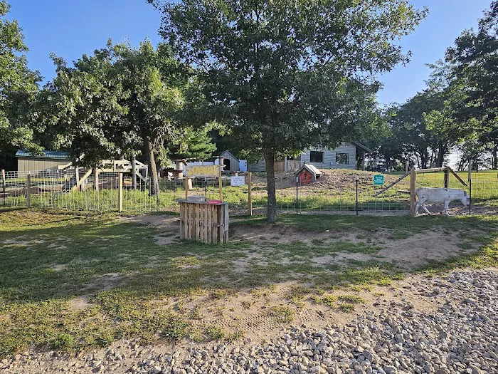 Emrick Lake Campground & Resort Picture 6