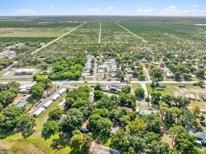 Lake Letta Mobile Home Community Picture 4