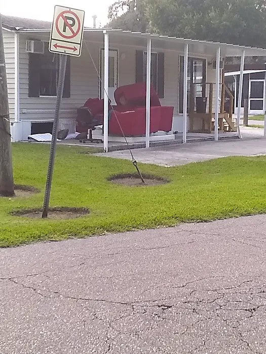 Riverlawn Manufactured Home Community Picture 3
