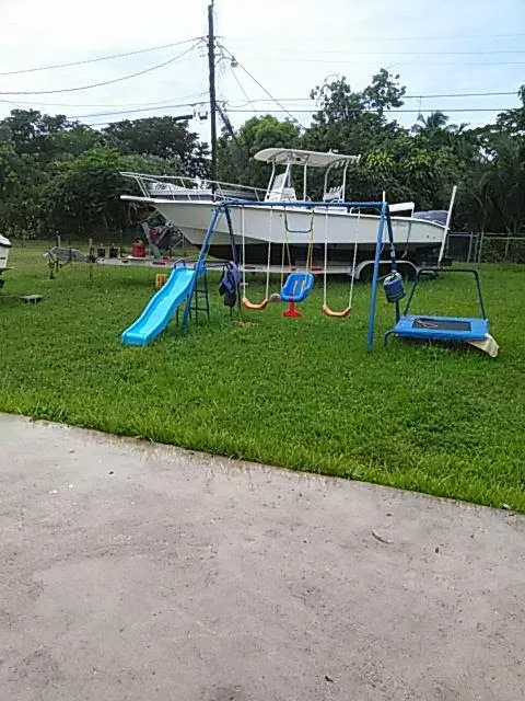 Sunshine Mobile Home Village Picture 1