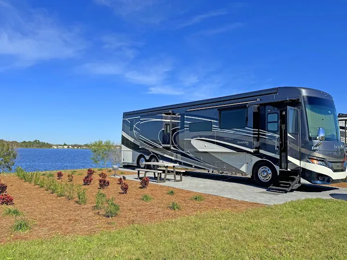 Waterside RV Resort Picture 10