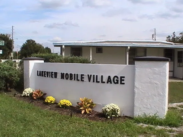 Lakeview Mobile Village Picture 3