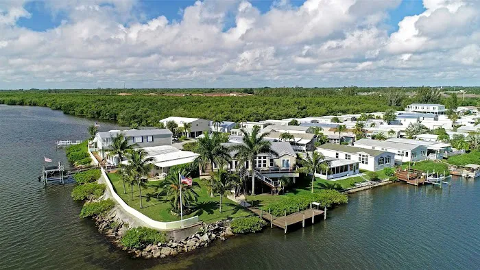 Fairlane Harbor Homes Picture 9