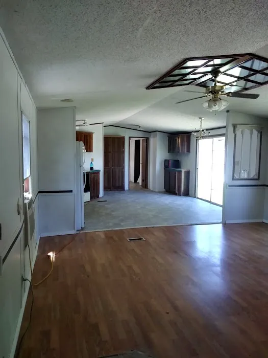 Pembrooke Mobile Home Park Picture 6