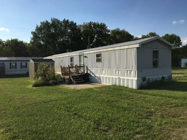 Four Seasons Village Mobile Home and RV Park Picture 7