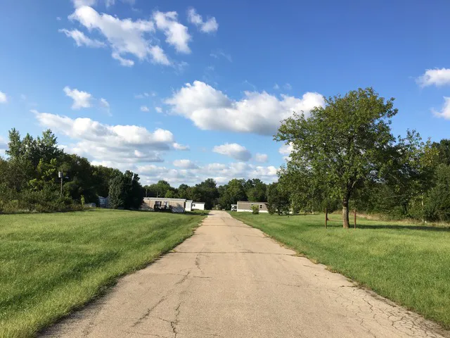 Four Seasons Village Mobile Home and RV Park Picture 9