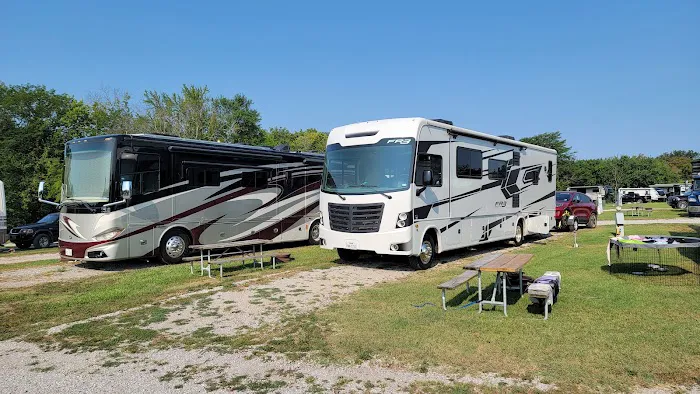 The Great Escape RV Park & Campground Picture 1
