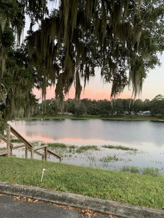 Lake Park RV & Campground Picture 2