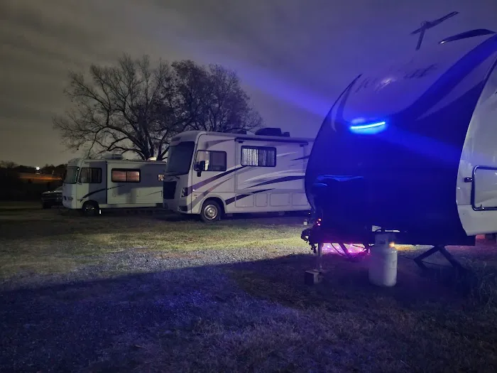 Hilltop RV Park Picture 4