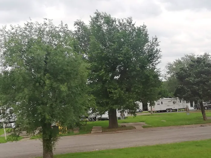 Meadowbrook RV Park Picture 7