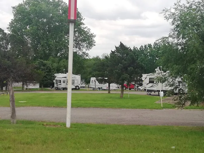 Meadowbrook RV Park Picture 6