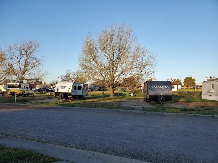 Meadowbrook RV Park Picture 1