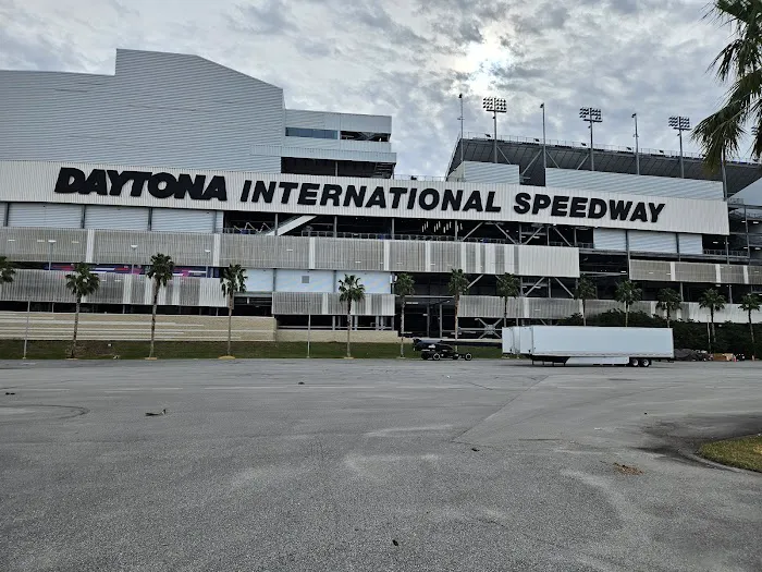 Daytona RV Oasis Picture 4