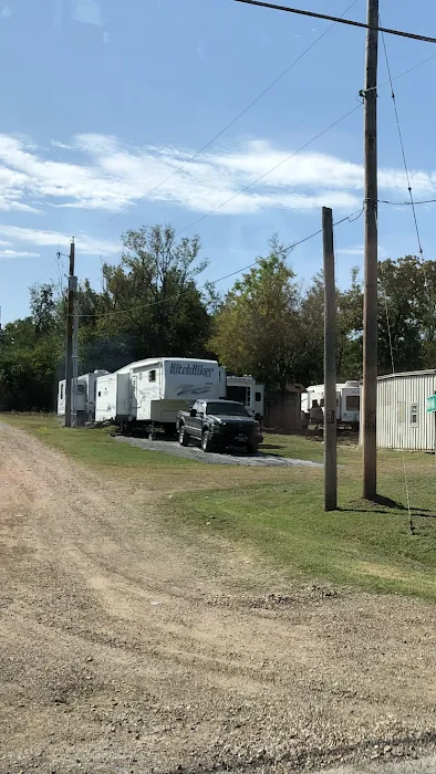 Mid America RV Park Picture 4