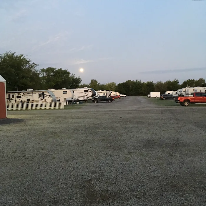 Out-Back RV Park Picture 10