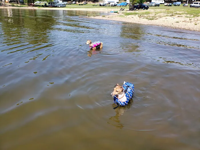Lake Shore RV & Recreation Pk Picture 3