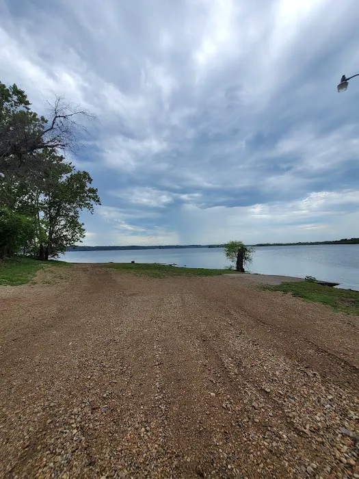 Lake Shore RV & Recreation Pk Picture 7