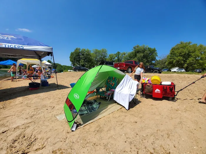 Shady Beach Picture 2