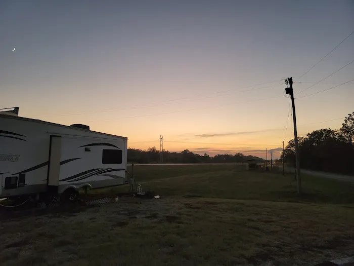 Carter's RV Park Picture 1