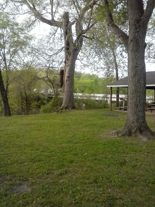 Riverside Campground Picture 10