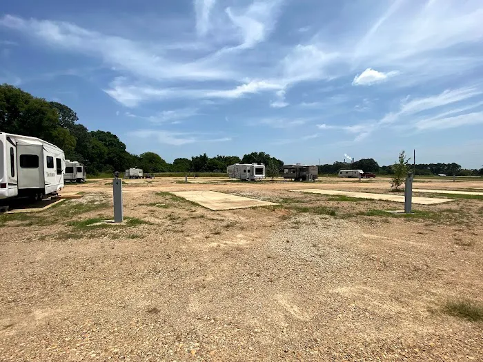 Peaceful Home RV park and Strorage Picture 1