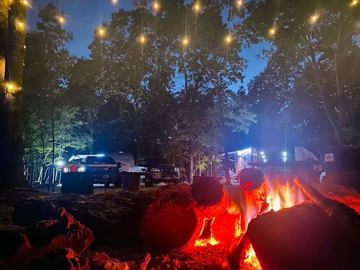 2 Broke Girls Campground Picture 2