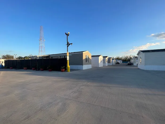 NOLA Mobile Home Park Picture 2