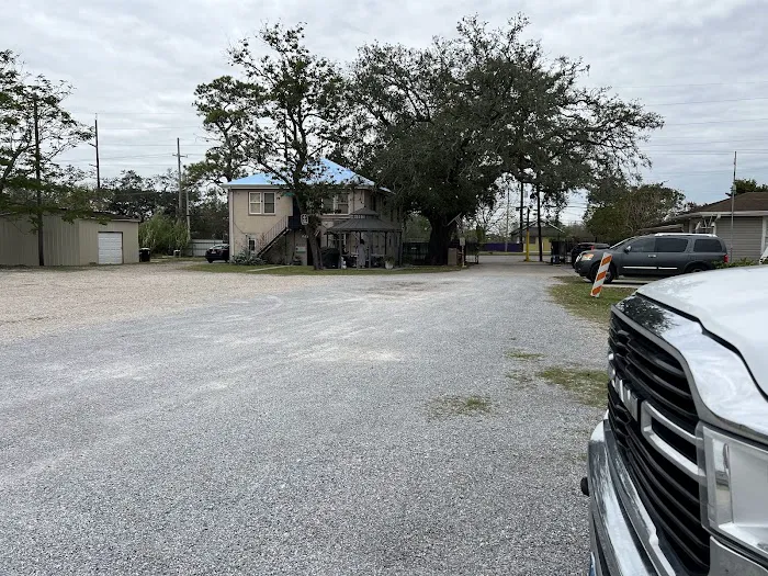 Three Oaks & a Pine RV Park Picture 1