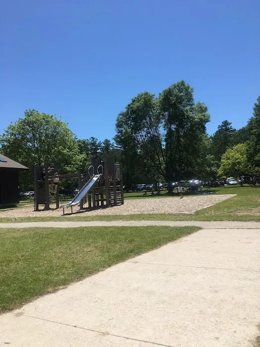North Nicolet Bay Campground Picture 10