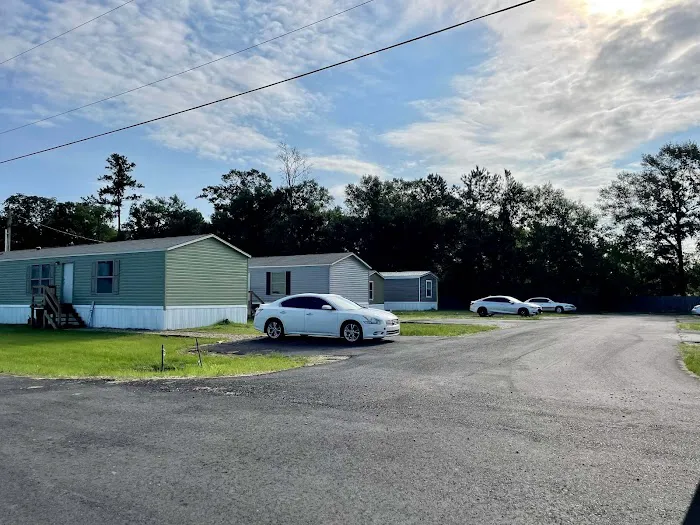 Airport Road Mobile Home Community Picture 2
