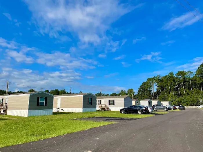 Airport Road Mobile Home Community Picture 3