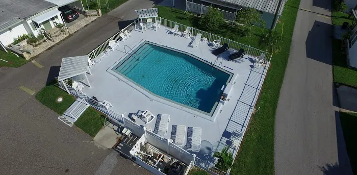 Sunshine Mobile Home Park Picture 8