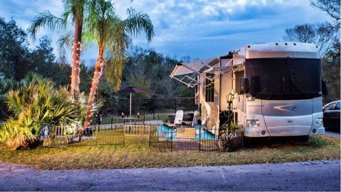 Robert's Mobile Home and RV Resort Picture 3