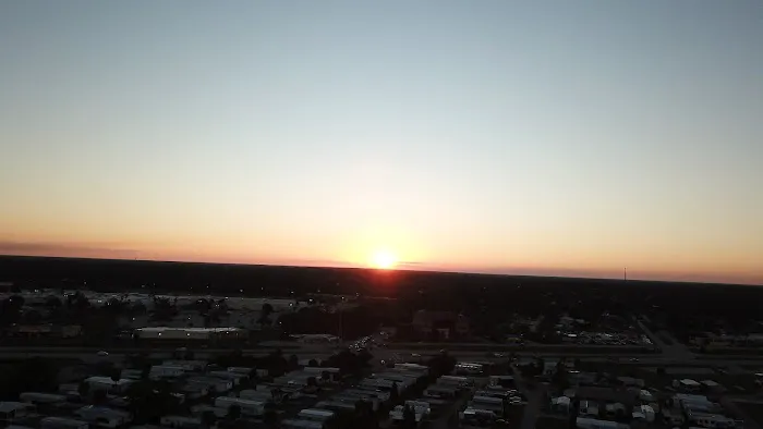 Sunny Pines RV & Mobile Home Park Picture 5