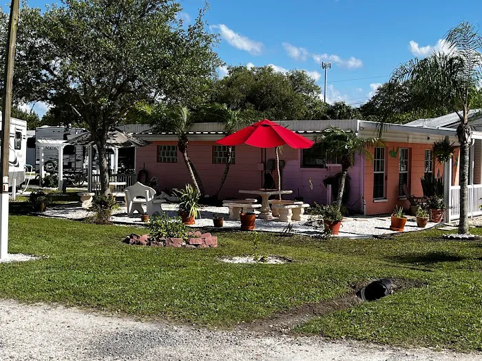 Park at Palm Grove Picture 10