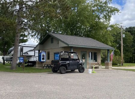 Riverside Park & Campground