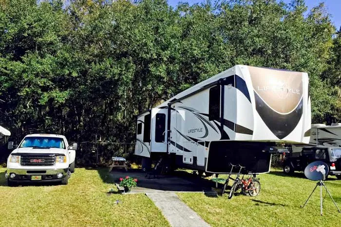River Palm RV Resort Picture 9