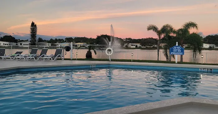 Golden Ponds Manufactured Home Community Picture 6